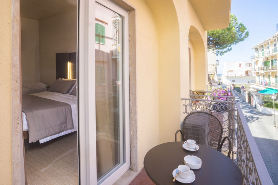 Hotel Bristol Ischia Offerte Estate: vacanza benessere con terme convenzionate ASL e mare a 50 metri